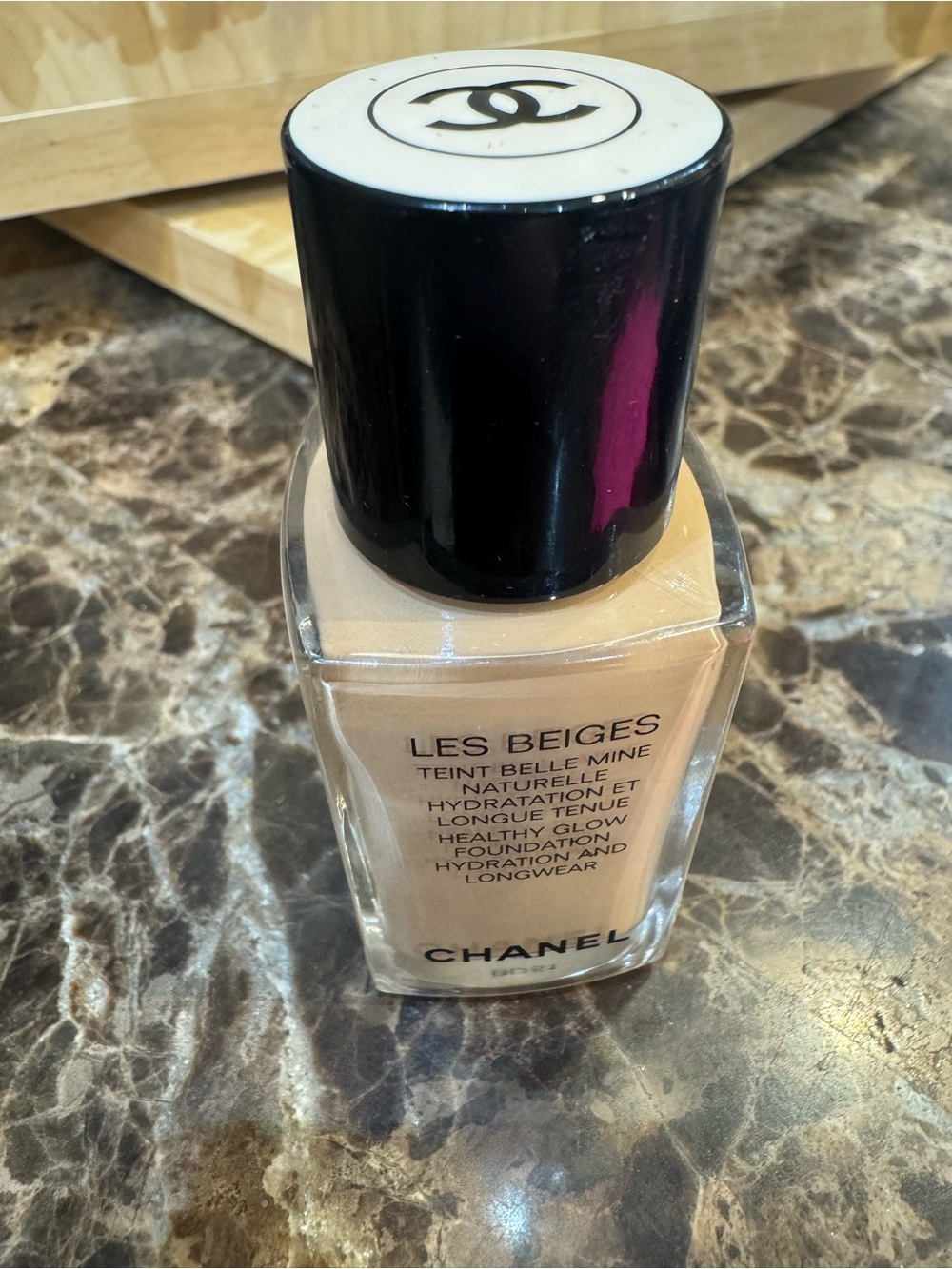 CHANEL Les Beiges Foundation - Beige, Black Cap